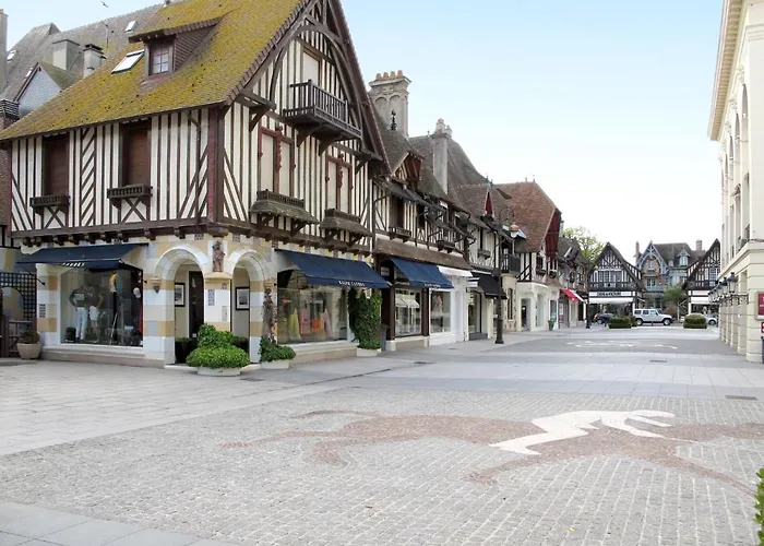 Marie Antoinette-2 By Interhome Ντοβίλ