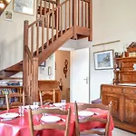 Apartament Marie Antoinette-2 By Interhome